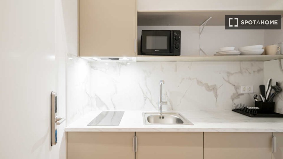Double room Madrid, 16 beds — photo 44