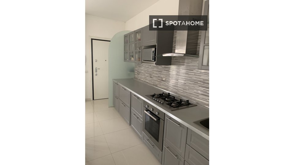 Double room Milan, 3 beds, 100m² — photo 6