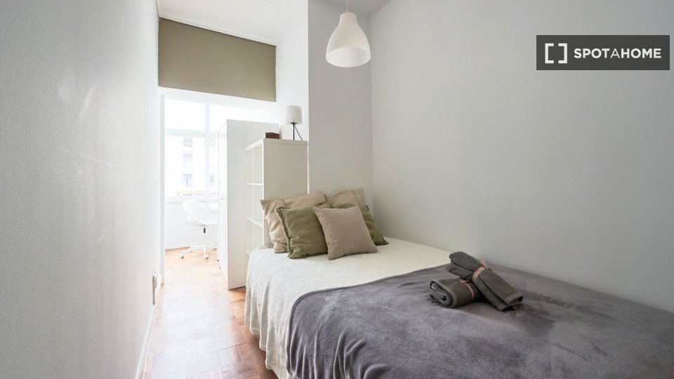 Double room Lisbon, 10 beds — photo 42