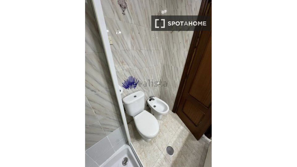Double room Seville, 3 beds, 90m² — photo 2