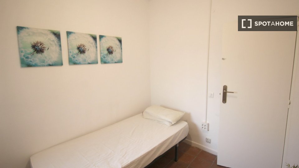 Double room Madrid, 4 beds — photo 15