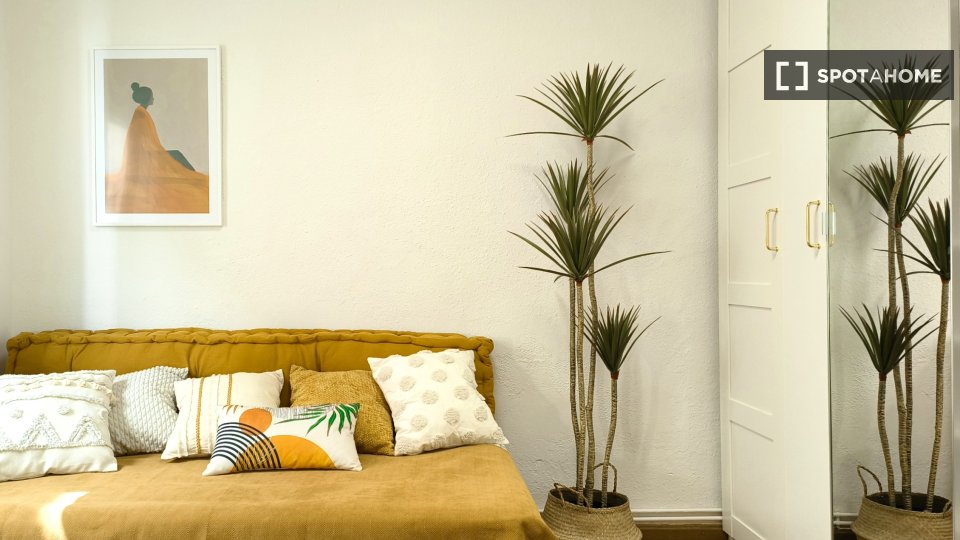 Double room Pamplona, 5 beds, 124m² — photo 11