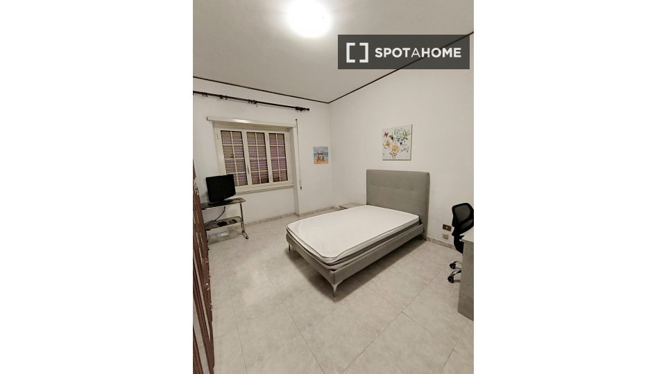 Double room Rome, 3 beds — photo 1
