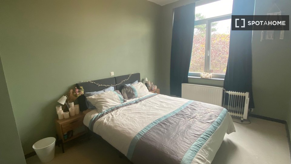 Double room Brussels, 3 beds, 120m² — photo 11