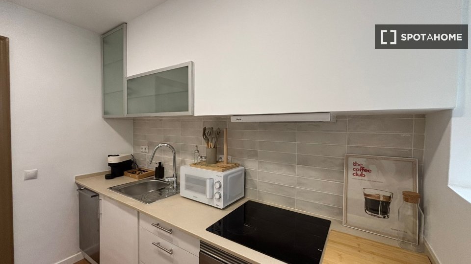 Double room Barcelona, 4 beds, 85m² — photo 8
