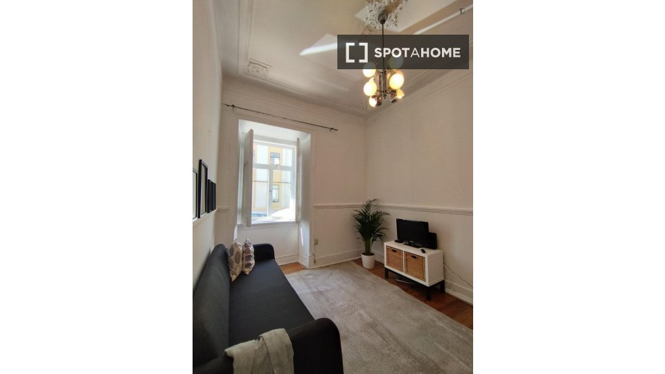 Apartment Lisbon, 2 beds, 75m² — photo 1