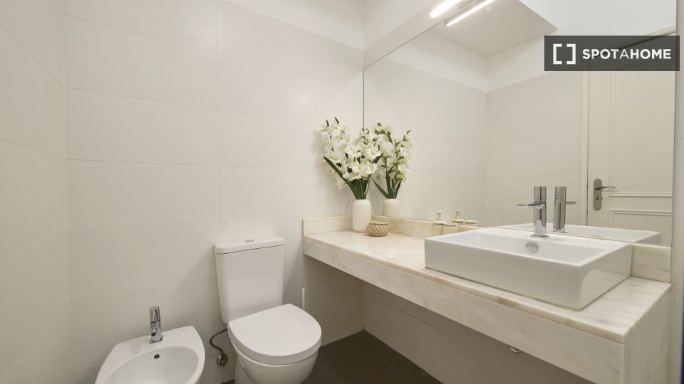 Double room Lisbon, 7 beds — photo 19