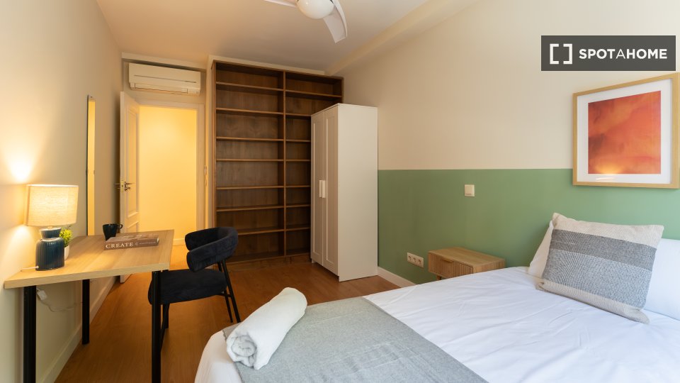 Double room Madrid, 6 beds — photo 4