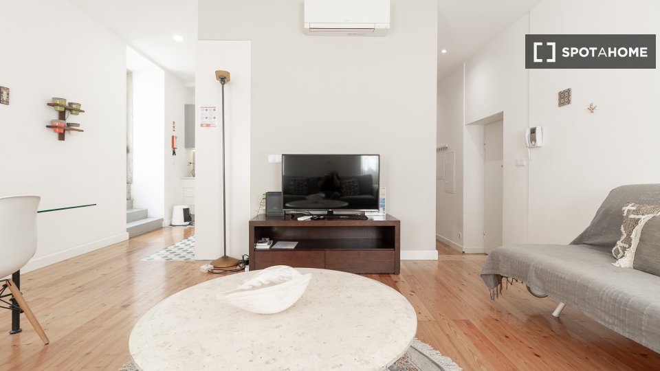Apartment Lisbon, 2 beds — photo 29