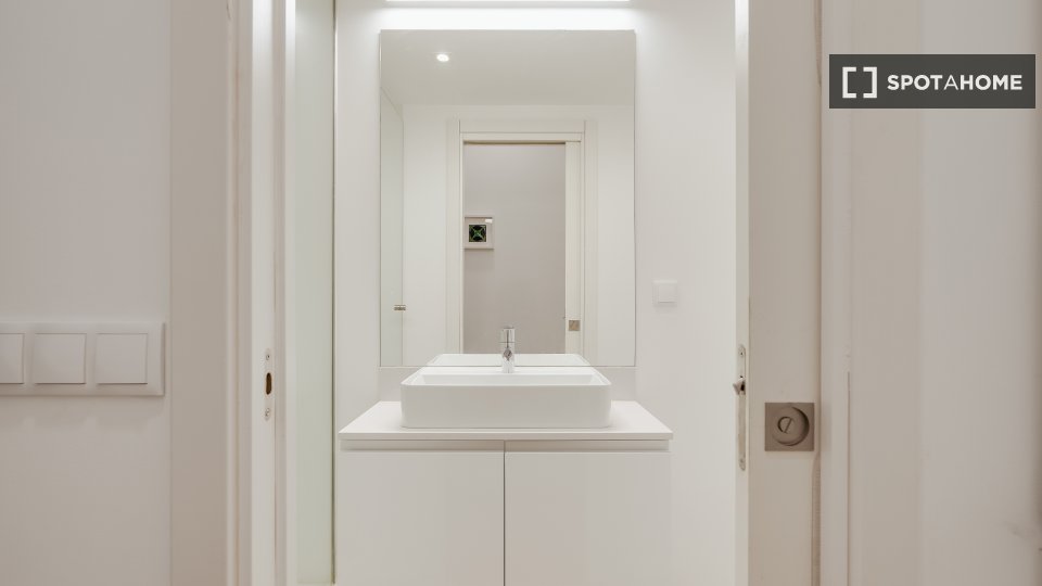 Apartment Lisbon, 1 bed, 70m² — photo 4