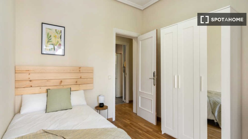Double room Madrid, 7 beds — photo 62