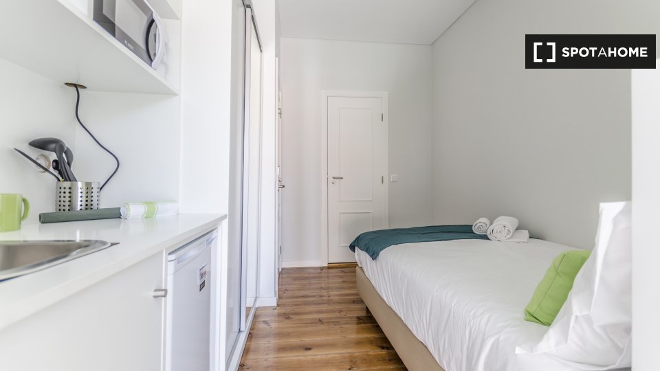 Apartment mono Lisbon, 16m² — photo 1