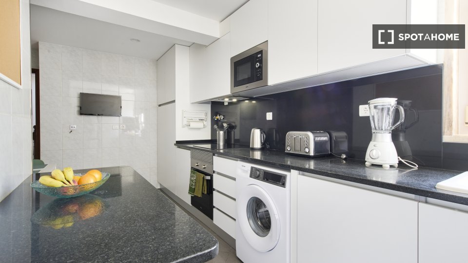 Double room Lisbon, 6 beds, 150m² — photo 1