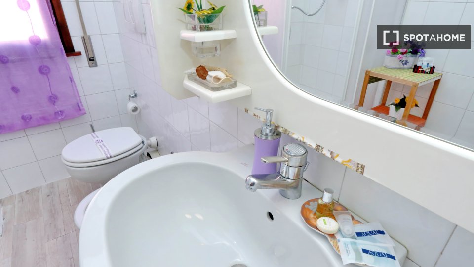 Double room Rome, 3 beds — photo 1