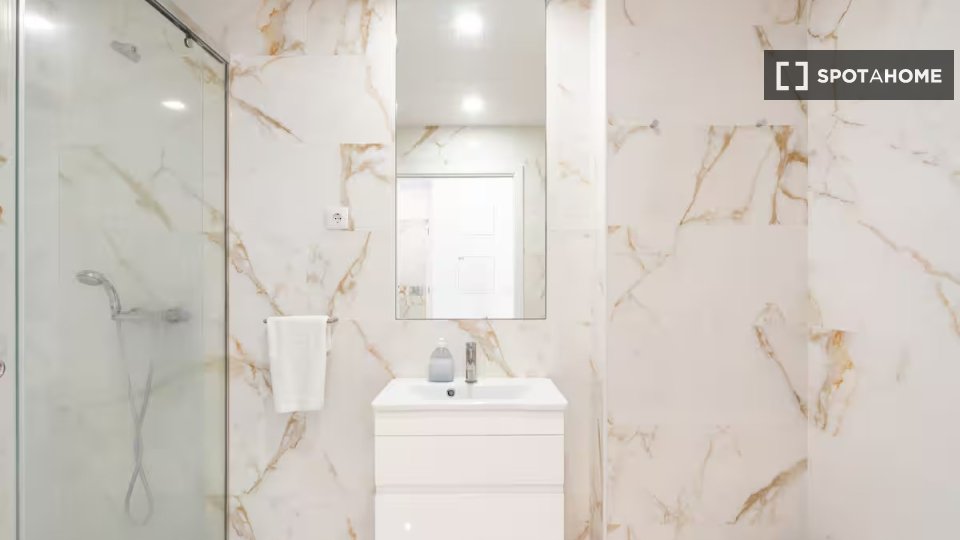 Apartment Porto, 2 beds, 63m² — photo 14