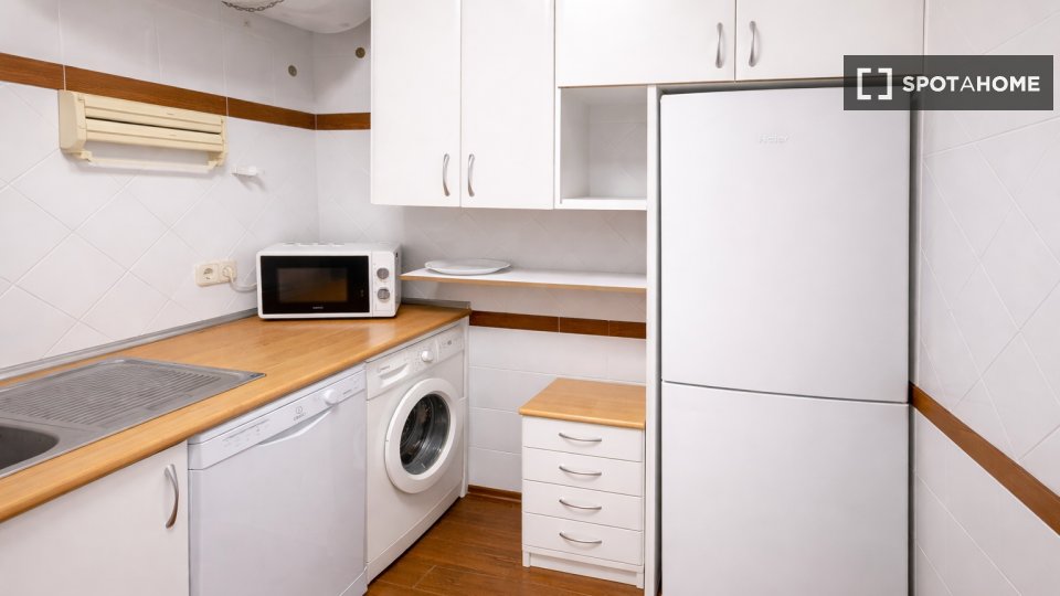 Double room Madrid, 4 beds, 75m² — photo 4