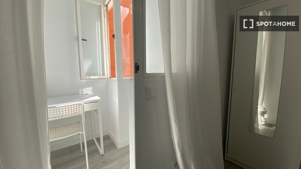 Double room Madrid, 7 beds — photo 1