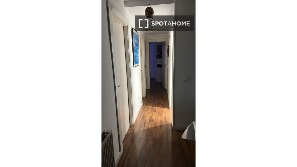 Double room Madrid, 4 beds, 30m² — photo 7