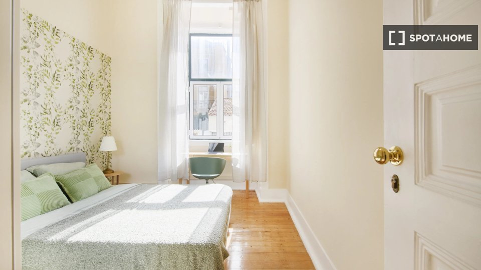 Double room Lisbon, 8 beds — photo 11