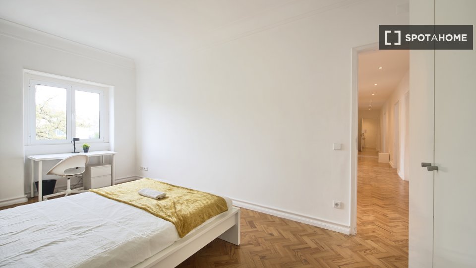 Double room Lisbon, 9 beds — photo 23