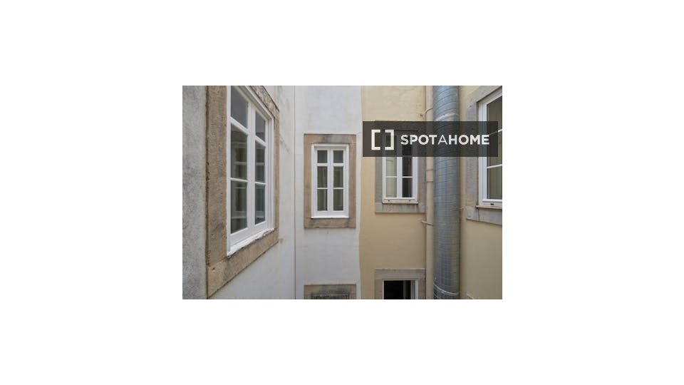 Double room Lisbon, 6 beds — photo 12