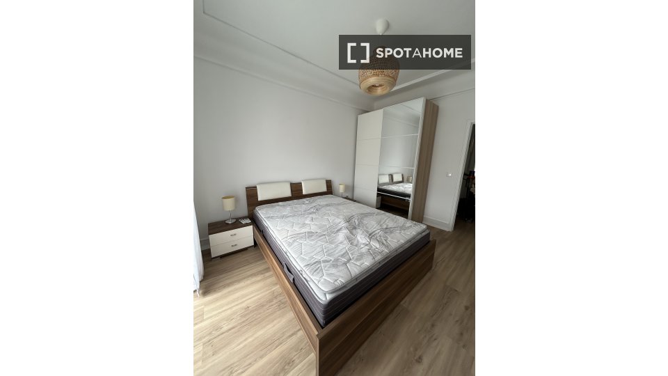 Apartment Lisbon, 2 beds, 83m² — photo 15