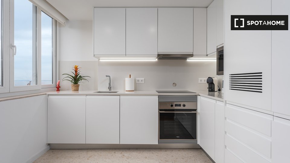 Apartment Lisbon, 2 beds, 75m² — photo 6