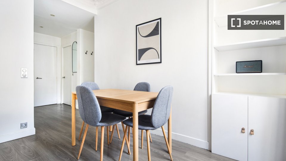 Apartment Paris, 2 beds, 61m² — photo 3