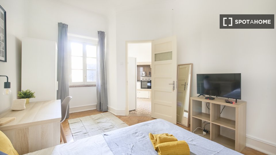 Double room Lisbon, 7 beds — photo 1