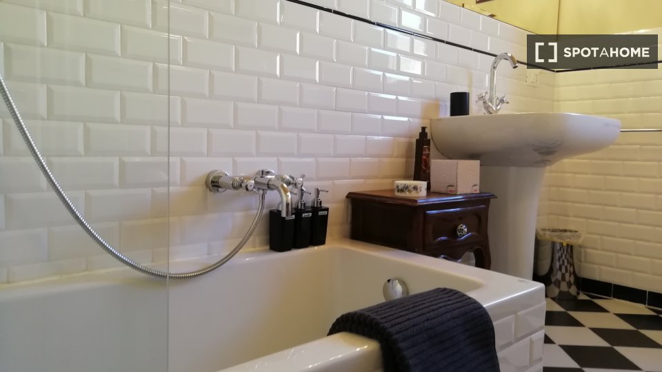 Double room Florence, 3 beds, 160m² — photo 15