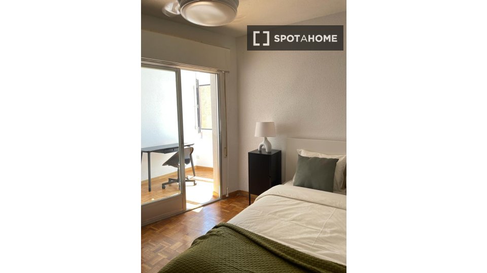 Double room Madrid, 6 beds — photo 9