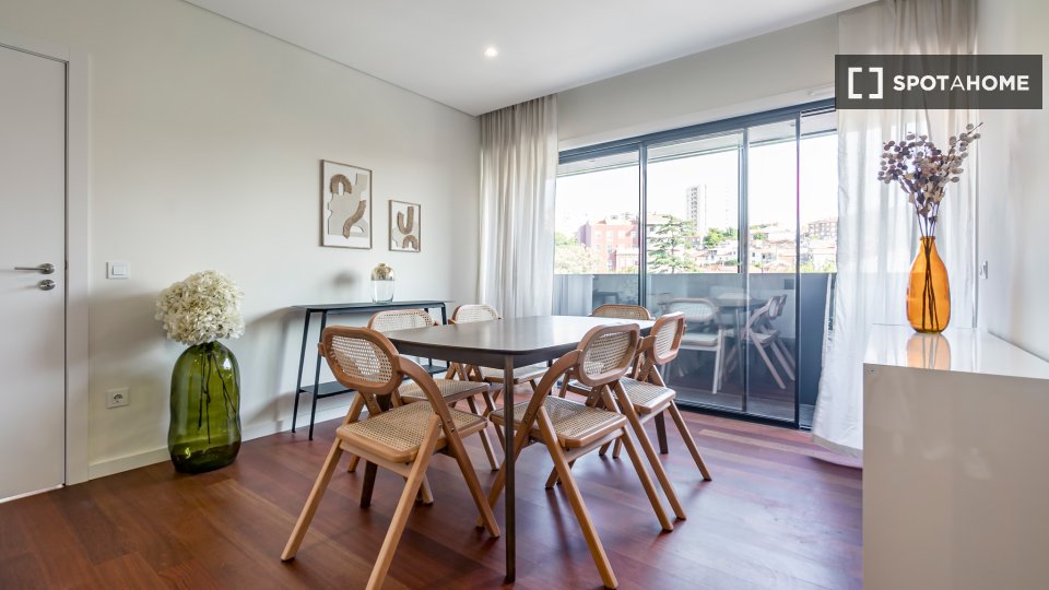 Apartment Porto, 2 beds, 85m² — photo 13