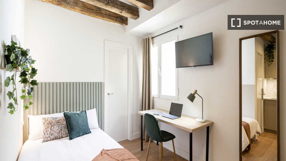 Double room Madrid, 16 beds — photo 29