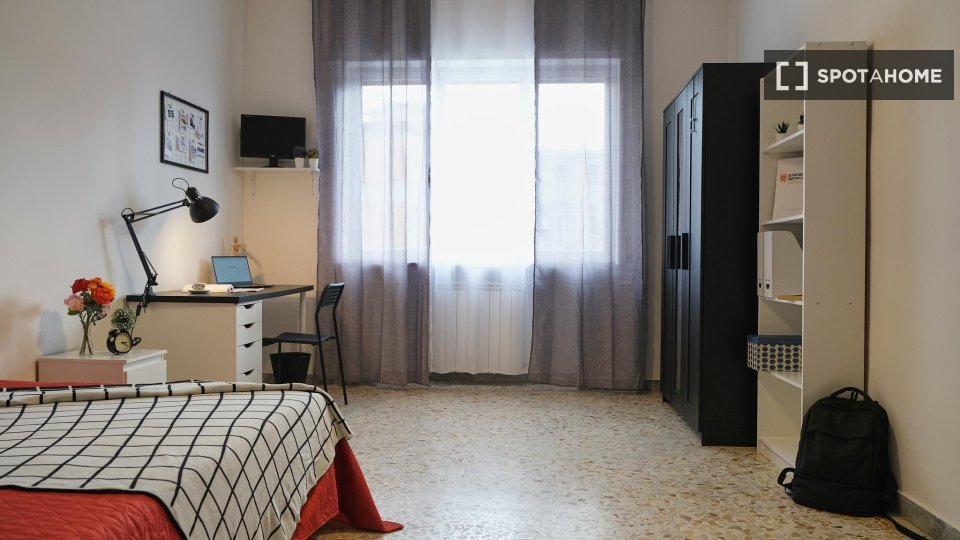 Double room Naples, 4 beds — photo 16