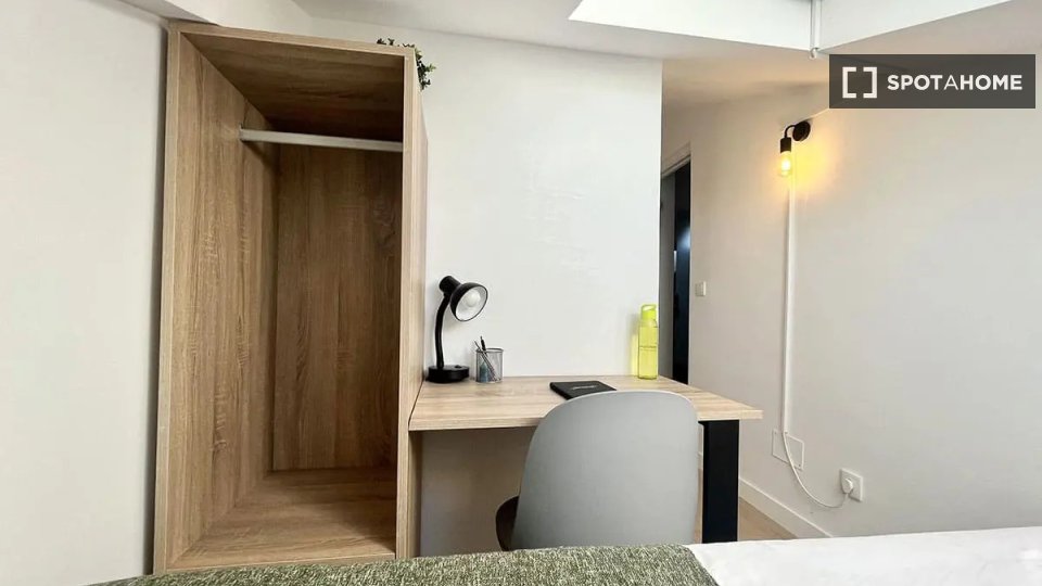 Double room Madrid, 4 beds — photo 18