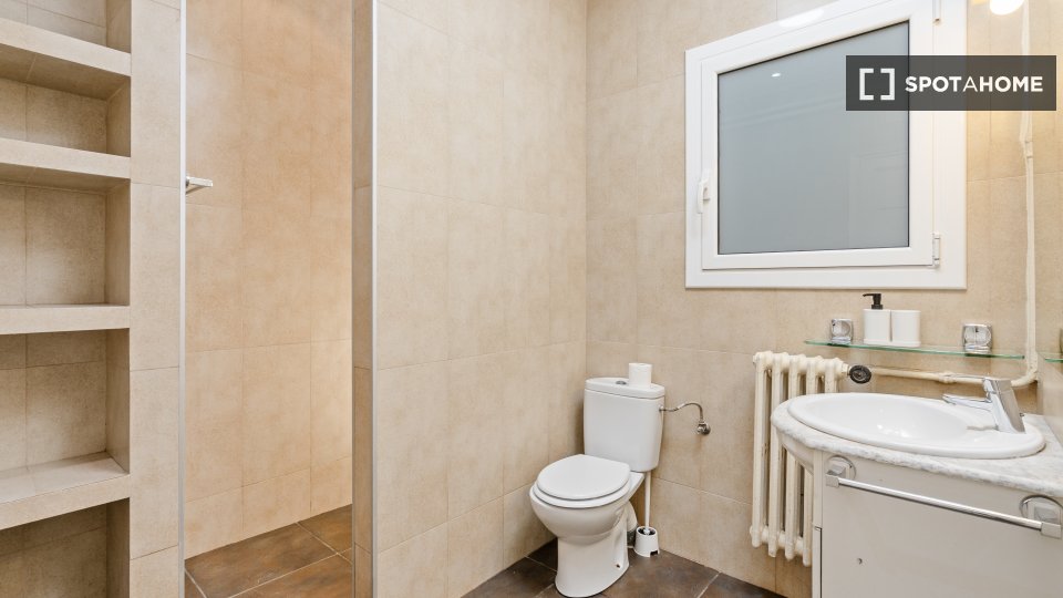Double room Barcelona, 8 beds, 150m² — photo 34