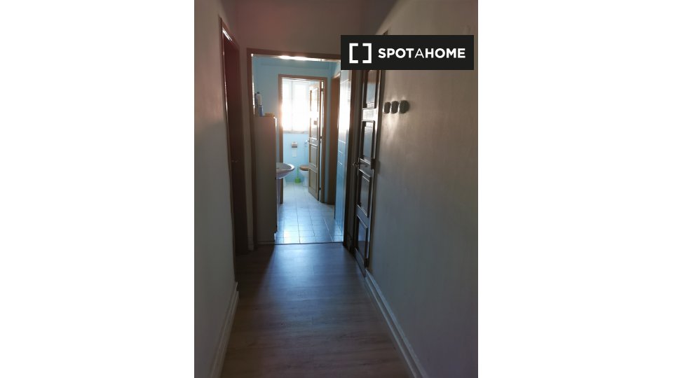 Double room Lisbon, 5 beds — photo 17