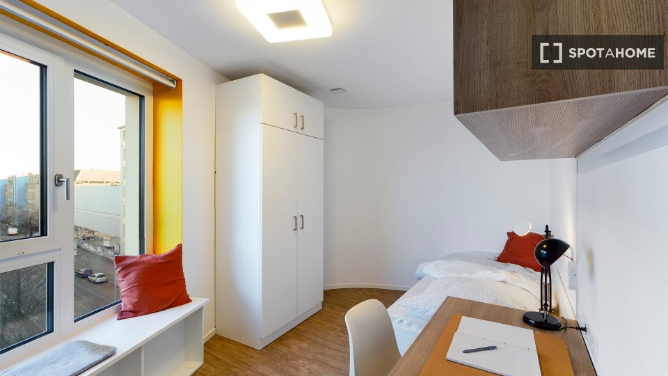 Double room Berlin, 4 beds, 36m² — photo 3