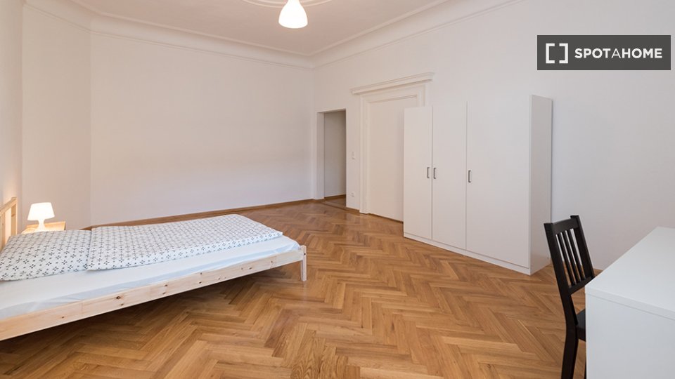 Double room Munich, 6 beds, 145m² — photo 19