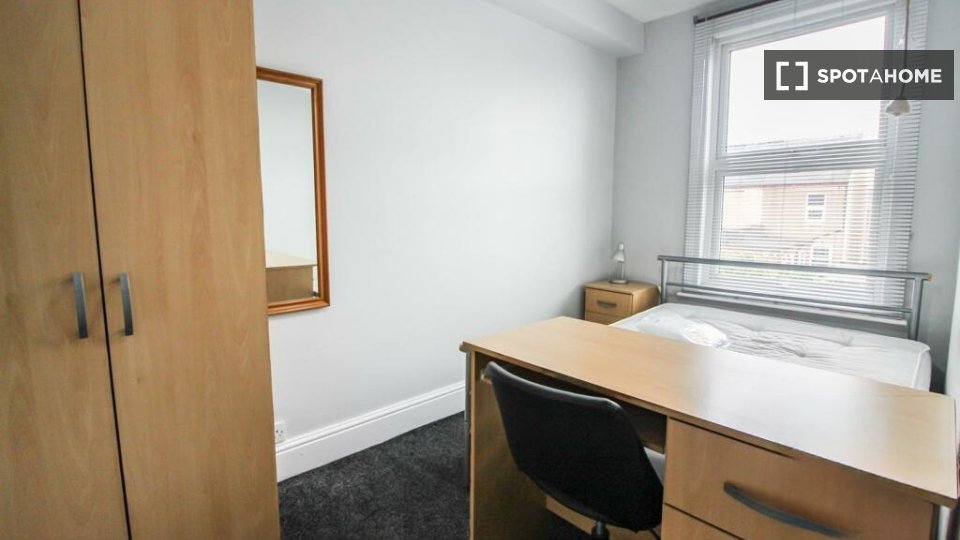 Double room Nottingham, 4 beds — photo 1