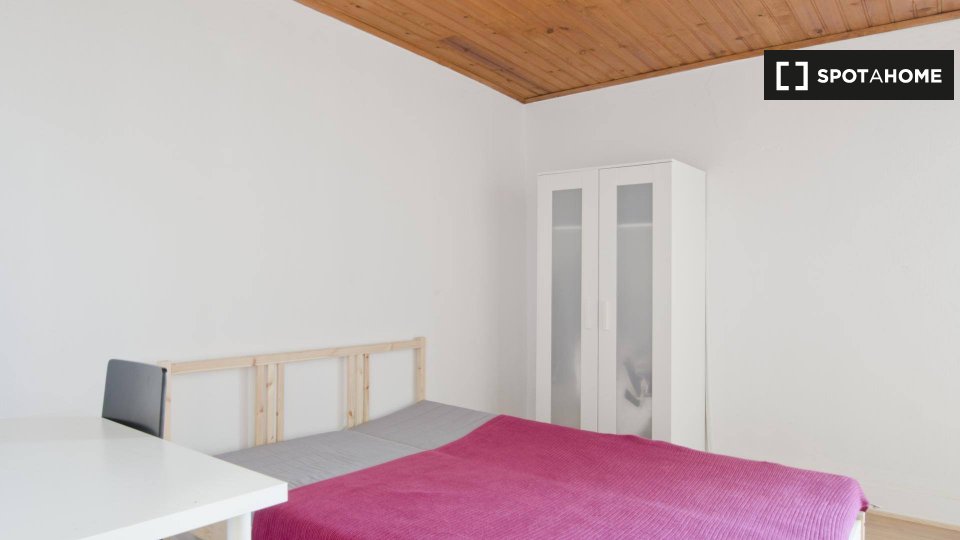Double room Lisbon, 4 beds — photo 3