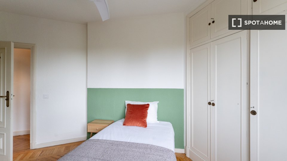 Double room Madrid, 6 beds — photo 4