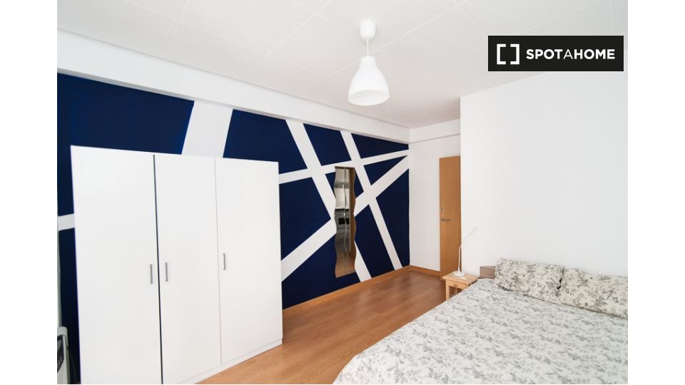 Double room Madrid, 7 beds, 140m² — photo 2