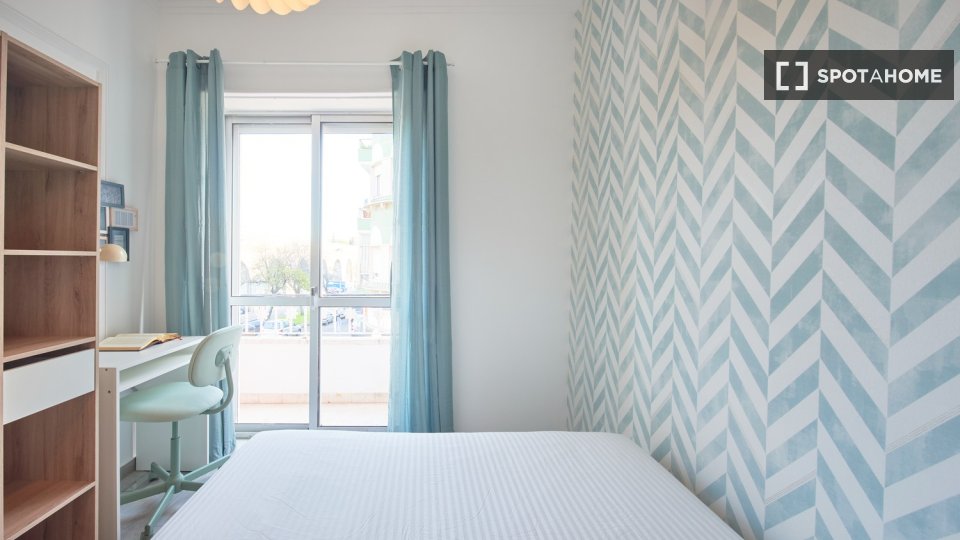 Double room Lisbon, 4 beds — photo 20