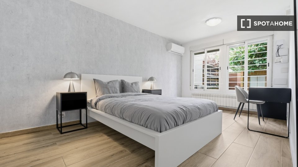 Double room Madrid, 4 beds, 110m² — photo 13