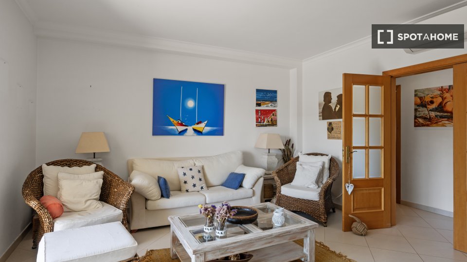 Apartment Lisbon, 2 beds, 75m² — photo 19