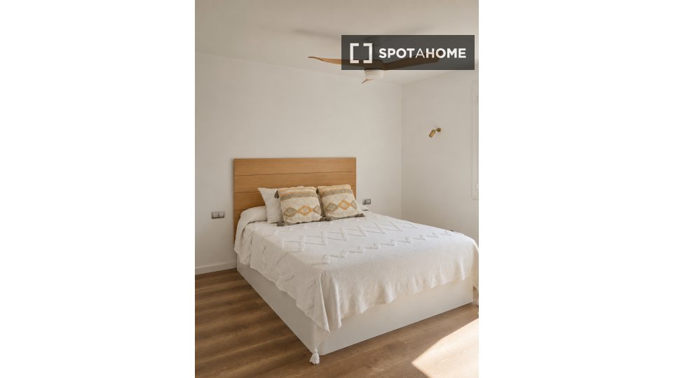 Apartment Valencia, 2 beds, 94m² — photo 17
