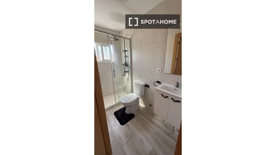 Double room Murcia, 3 beds, 70m² — photo 28