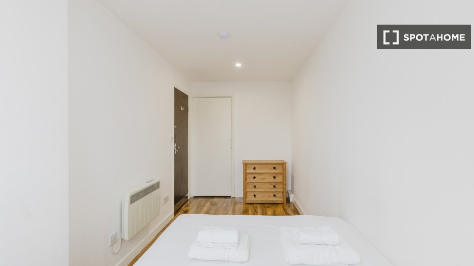 Apartment London, 2 beds — photo 18