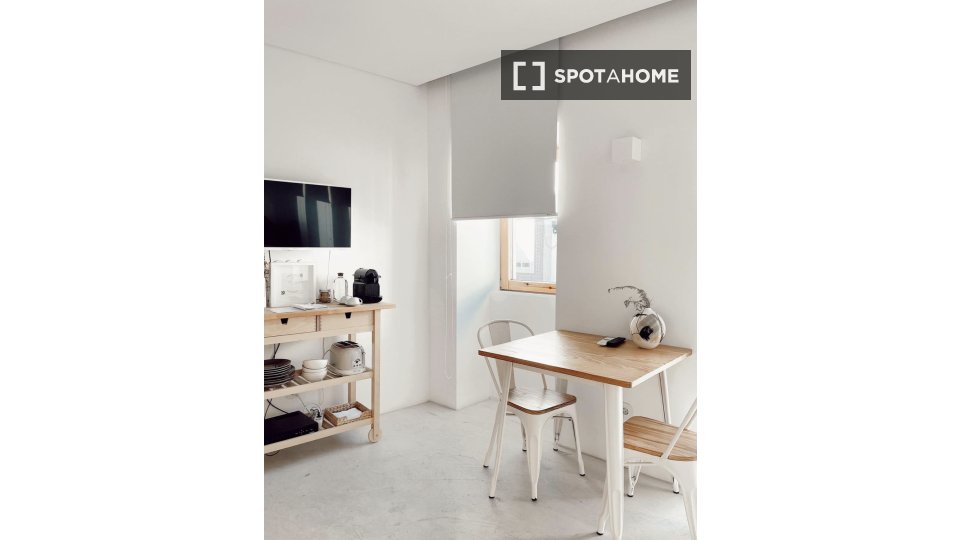 Apartment mono Lisbon, 35m² — photo 1